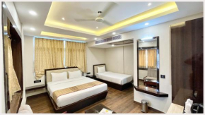 Near sea beach Hotel N E W O N E L UX U R Y puri,Fully air conditioned hotel and Lift and Resturent